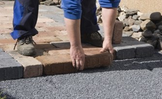 במדרכה נפער שבר - עיריית נהריה תפצה את האשה שנפלה במדרכה נפער שבר - עיריית נהריה תפצה את האשה שנפלה