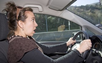 אוטובוס אגד פגע ברכב, וישלם אוטובוס אגד פגע ברכב, וישלם