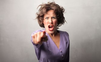 מחוזי חיפה: הקללות מהוות עבירה של העלבת עובד ציבור מחוזי חיפה: הקללות מהוות עבירה של העלבת עובד ציבור