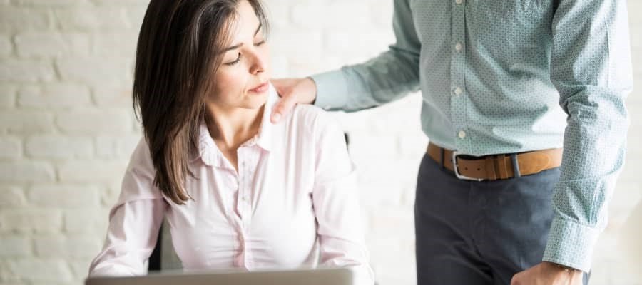 הטרדה מינית במקום העבודה - מה מותר ומה אסור?