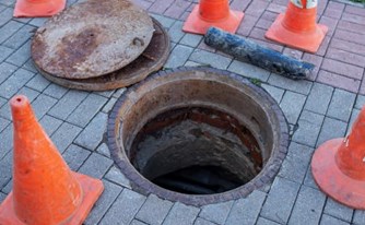 נפילה ברשות הרבים: את מי ניתן לתבוע? נפילה ברשות הרבים: את מי ניתן לתבוע?