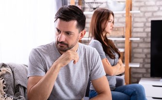 חובות אמון בין בני זוג: הבעל לא היה חייב לגלות לאשתו שהוא הומוסקסואל חובות אמון בין בני זוג: הבעל לא היה חייב לגלות לאשתו שהוא הומוסקסואל