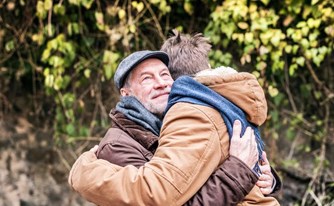 הסכם גירושין: האב שנטש את בנו החולה חזר לאחר 20 שנה הסכם גירושין: האב שנטש את בנו החולה חזר לאחר 20 שנה