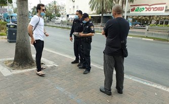 האם אפשר לעצור אותך בשל אי עטיית מסיכה? האם אפשר לעצור אותך בשל אי עטיית מסיכה?