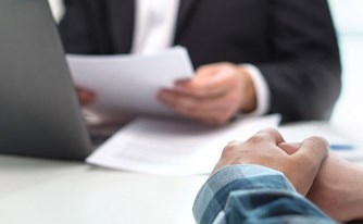 מתחילים עבודה חדשה? בידקו היטב את חוזה העבודה מתחילים עבודה חדשה? בידקו היטב את חוזה העבודה