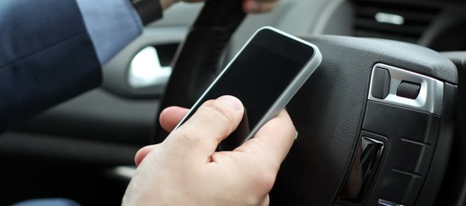 נהיגה עם טלפון ביד - חוסר זהירות