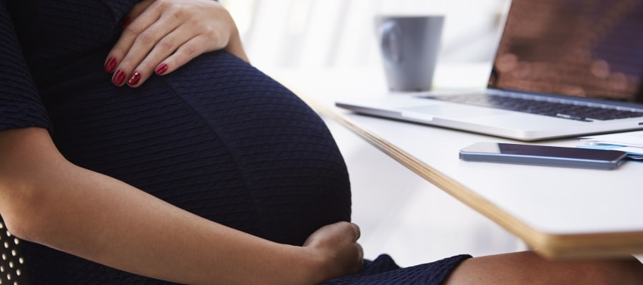 אשה בהריון בעבודה - מהן זכויותיה?