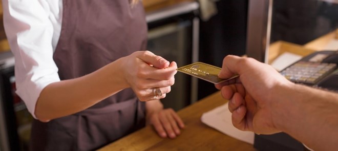 האם הטיפ נכלל בתשלום בכרטיס האשראי?